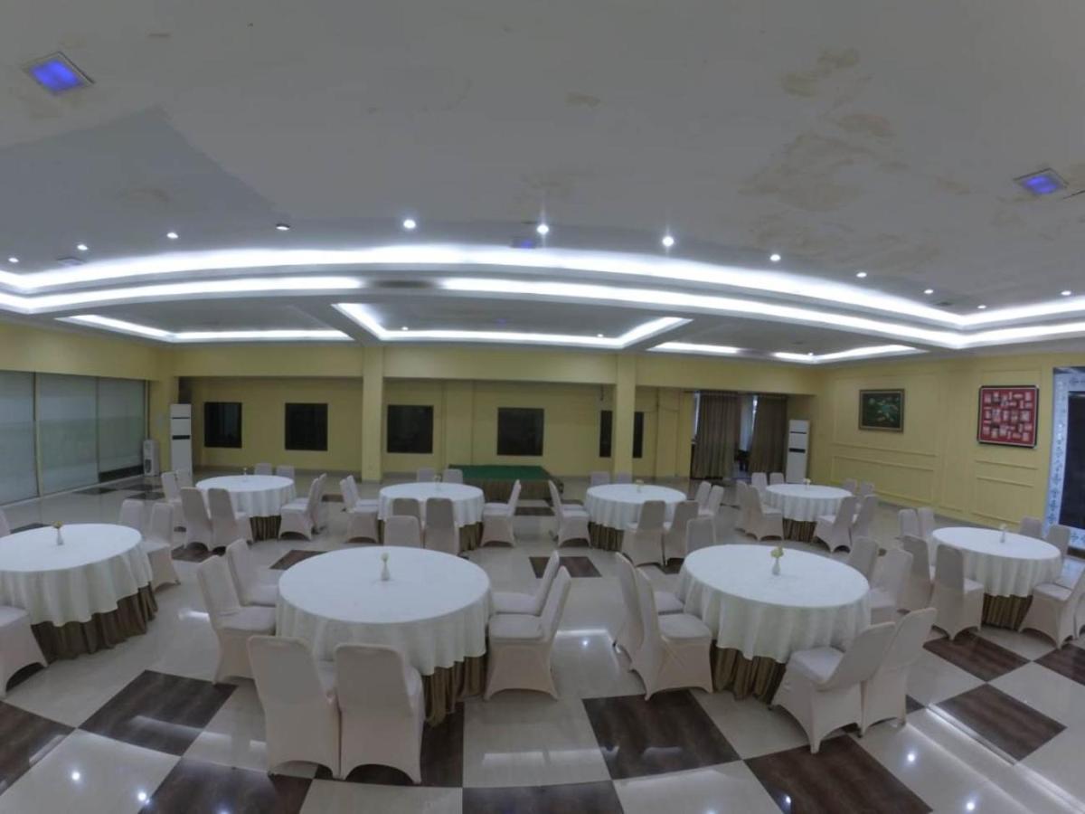 Hotel Anaya Hotel&ballroom 3*