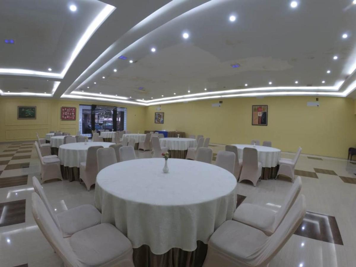Hotel Anaya Hotel&ballroom 3*
